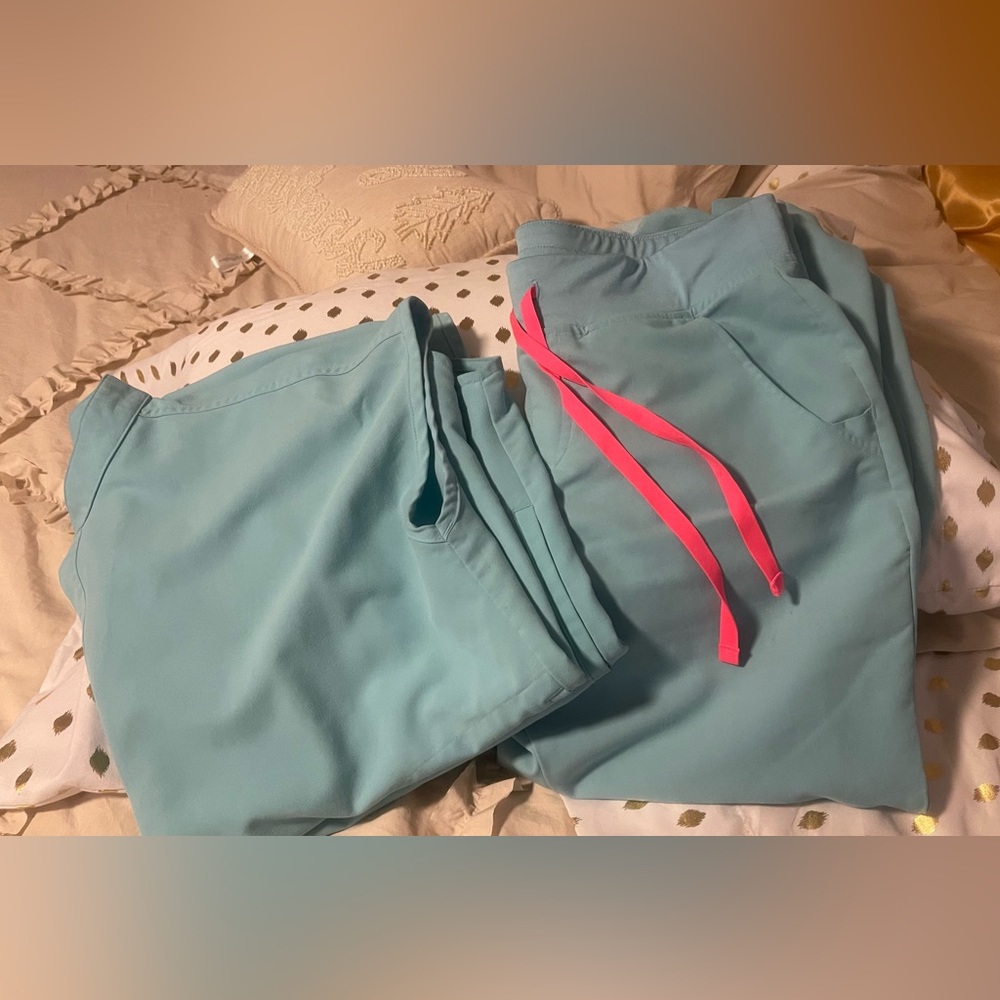 Figs scrubs